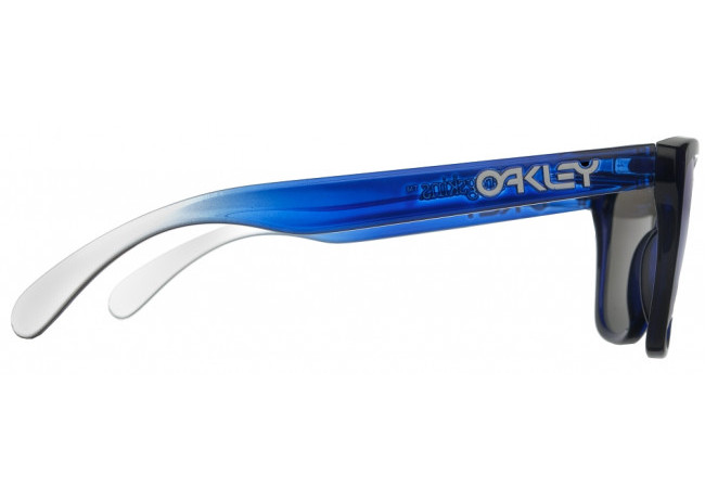 Oakley OO 9013 74 z boku